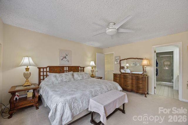 102 Crowfields Drive, Asheville, NC 28803