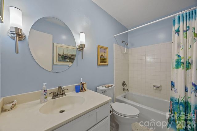 102 Crowfields Drive, Asheville, NC 28803