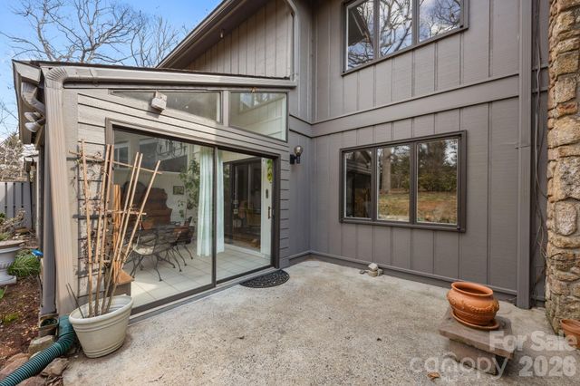 102 Crowfields Drive, Asheville, NC 28803