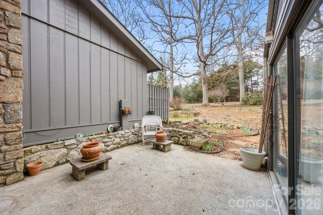 102 Crowfields Drive, Asheville, NC 28803
