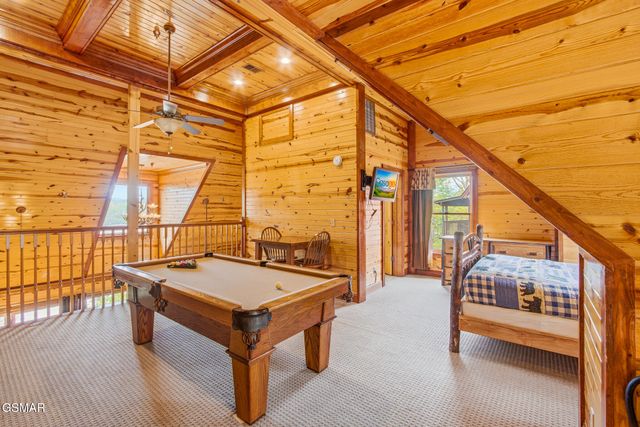 460 Big Bear Way, Pigeon Forge, TN 37863