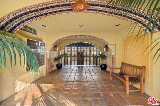 1615 N Laurel Avenue 202, Los Angeles, CA 90046