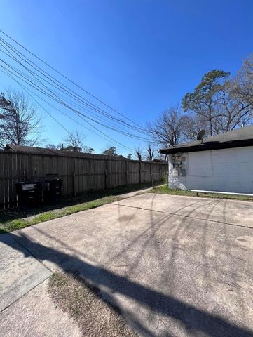 8119 Bertwood Street, Houston, TX 77016
