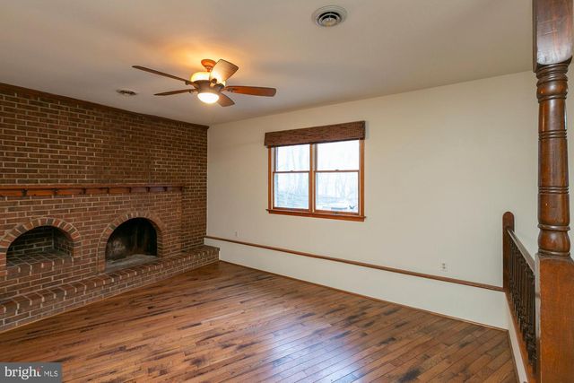 35 GRANT RD, Charles Town, WV 25414