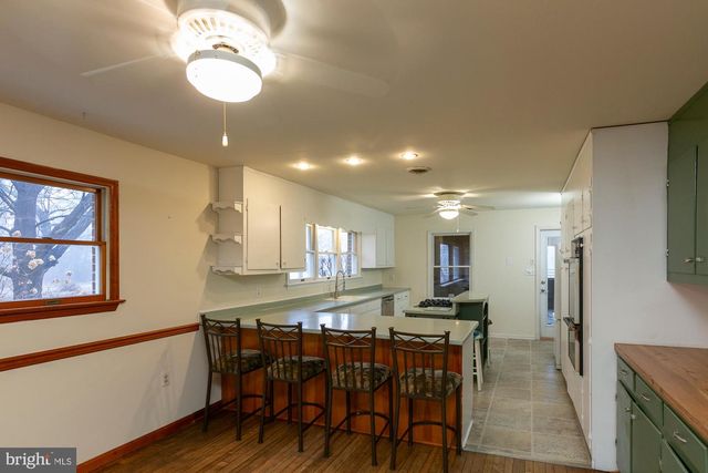 35 GRANT RD, Charles Town, WV 25414