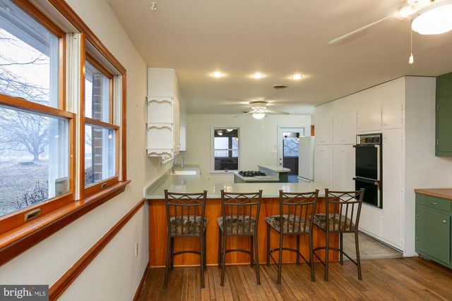 35 GRANT RD, Charles Town, WV 25414