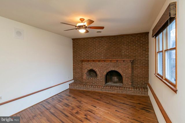 35 GRANT RD, Charles Town, WV 25414