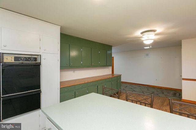 35 GRANT RD, Charles Town, WV 25414