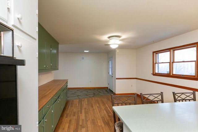 35 GRANT RD, Charles Town, WV 25414