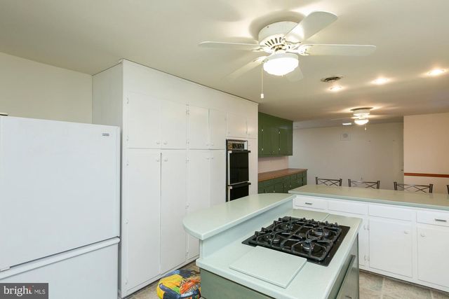 35 GRANT RD, Charles Town, WV 25414