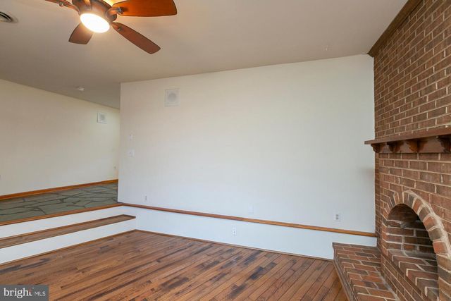 35 GRANT RD, Charles Town, WV 25414