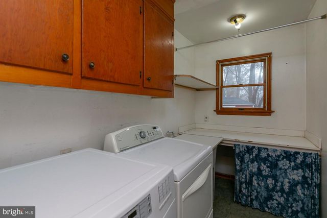 35 GRANT RD, Charles Town, WV 25414