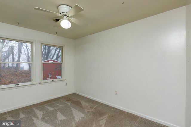 35 GRANT RD, Charles Town, WV 25414