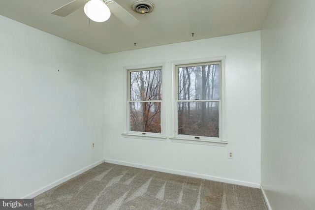 35 GRANT RD, Charles Town, WV 25414