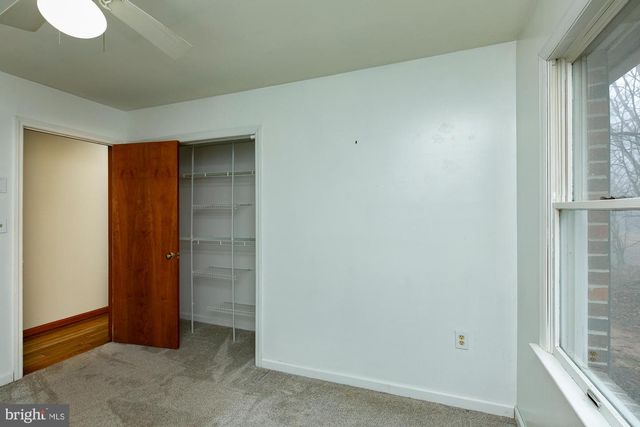 35 GRANT RD, Charles Town, WV 25414