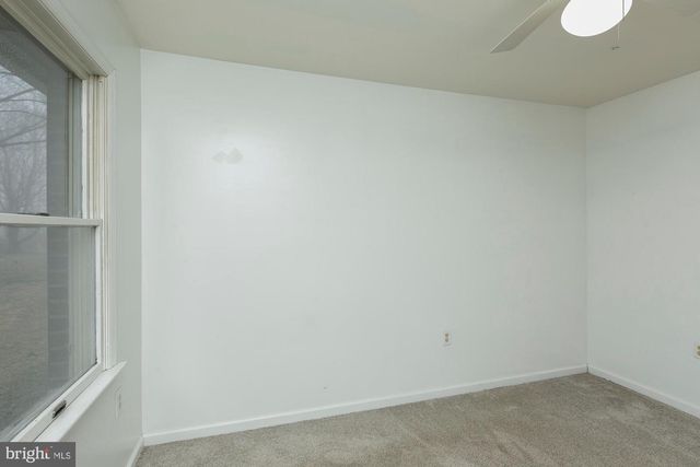 35 GRANT RD, Charles Town, WV 25414