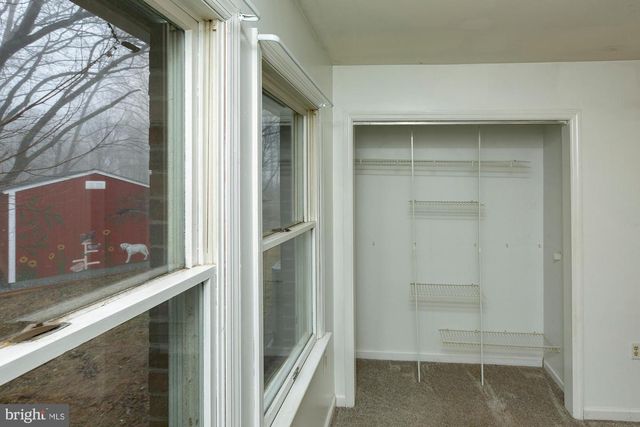 35 GRANT RD, Charles Town, WV 25414