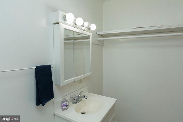 35 GRANT RD, Charles Town, WV 25414