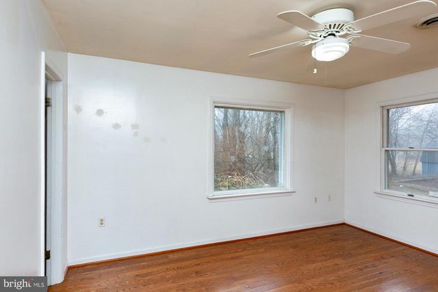 35 GRANT RD, Charles Town, WV 25414