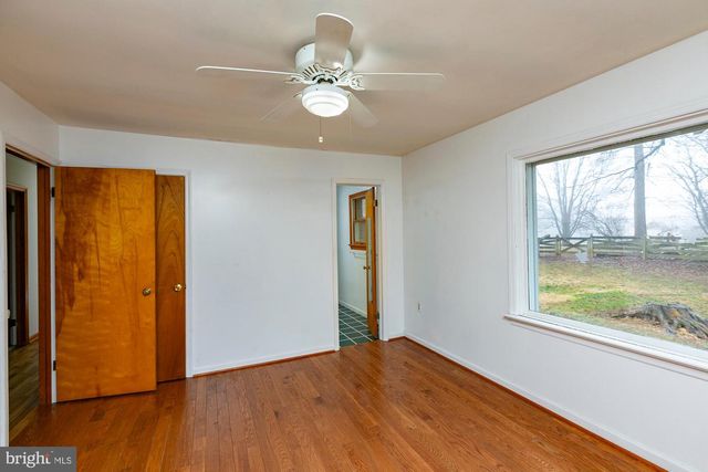 35 GRANT RD, Charles Town, WV 25414