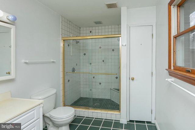 35 GRANT RD, Charles Town, WV 25414