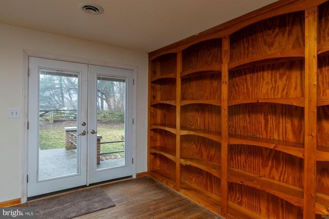 35 GRANT RD, Charles Town, WV 25414