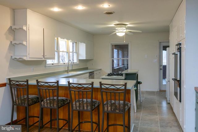 35 GRANT RD, Charles Town, WV 25414