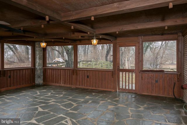 35 GRANT RD, Charles Town, WV 25414