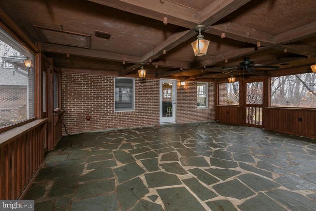 35 GRANT RD, Charles Town, WV 25414