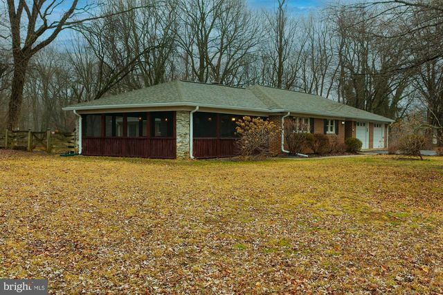 35 GRANT RD, Charles Town, WV 25414