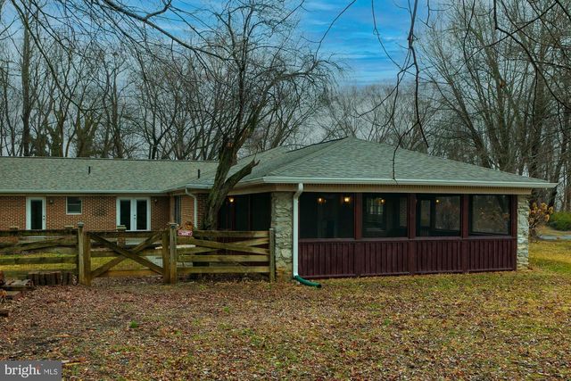 35 GRANT RD, Charles Town, WV 25414