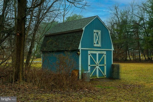 35 GRANT RD, Charles Town, WV 25414