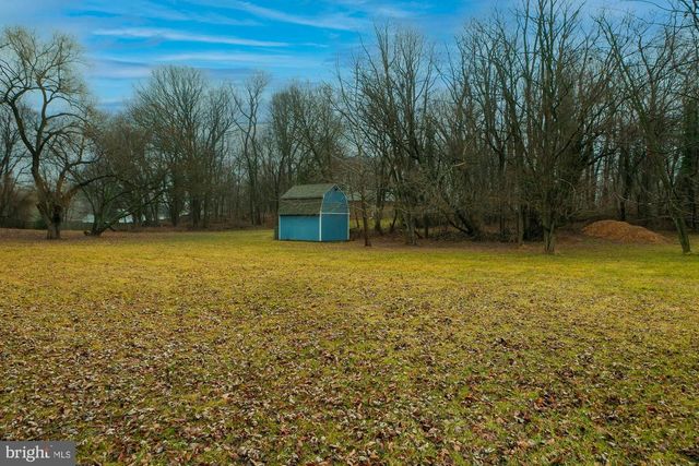 35 GRANT RD, Charles Town, WV 25414