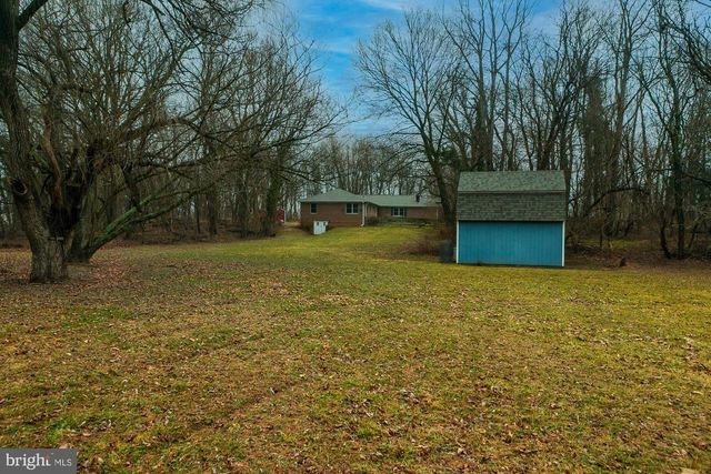 35 GRANT RD, Charles Town, WV 25414