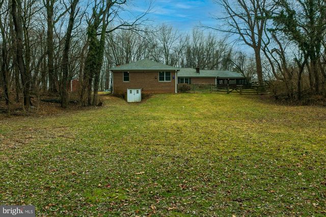 35 GRANT RD, Charles Town, WV 25414