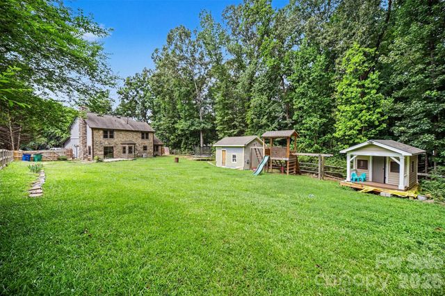 3017 Mill Stream Court, Matthews, NC 28104