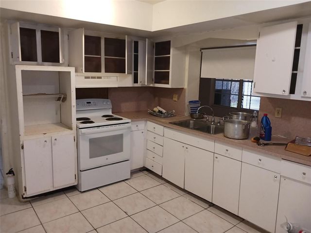 7757 SE EMBASSY Boulevard, Miramar, FL 33023