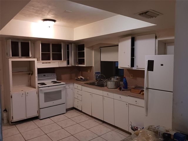 7757 SE EMBASSY Boulevard, Miramar, FL 33023