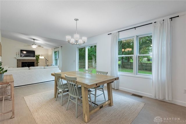 1526 Hickory Glen Drive, Miamisburg, OH 45342