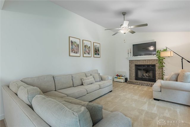 1526 Hickory Glen Drive, Miamisburg, OH 45342