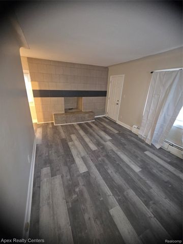8656 Nightingale Street, Dearborn Heights, MI 48127