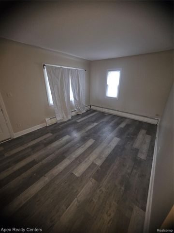 8656 Nightingale Street, Dearborn Heights, MI 48127