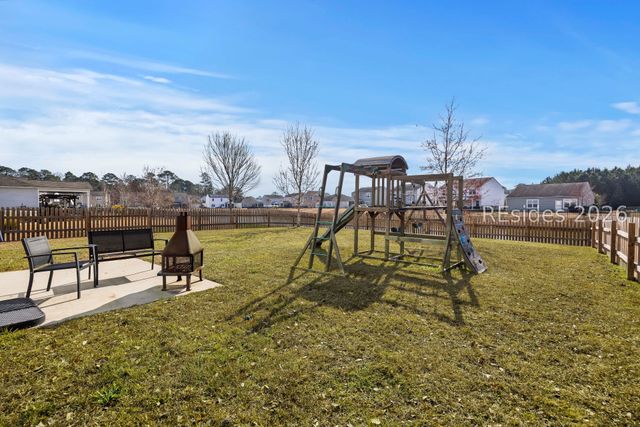 21 Pacolet Ln, Beaufort, SC 29906