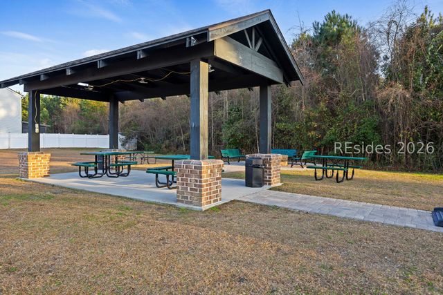 21 Pacolet Ln, Beaufort, SC 29906