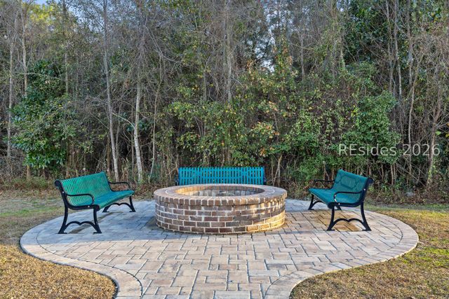 21 Pacolet Ln, Beaufort, SC 29906