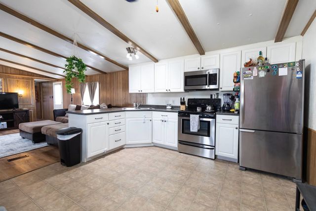 196 New Hillcrest Drive, Greenville, NH 03048