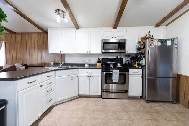 196 New Hillcrest Drive, Greenville, NH 03048