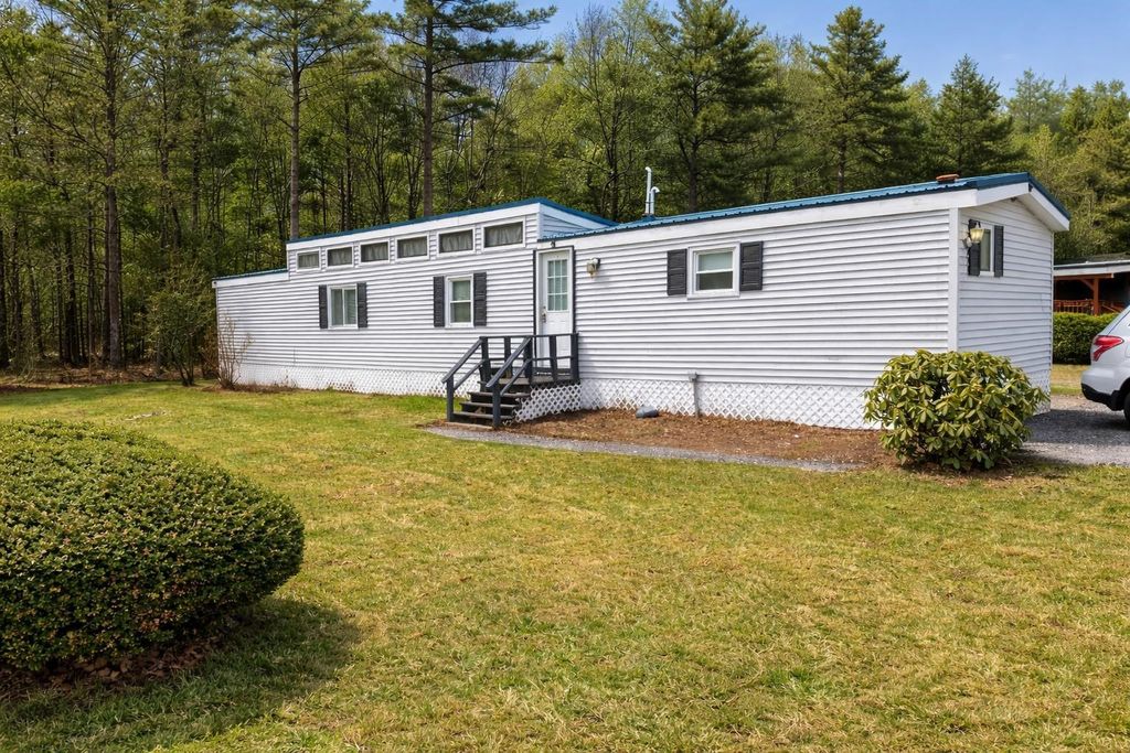 196 New Hillcrest Drive, Greenville, NH 03048