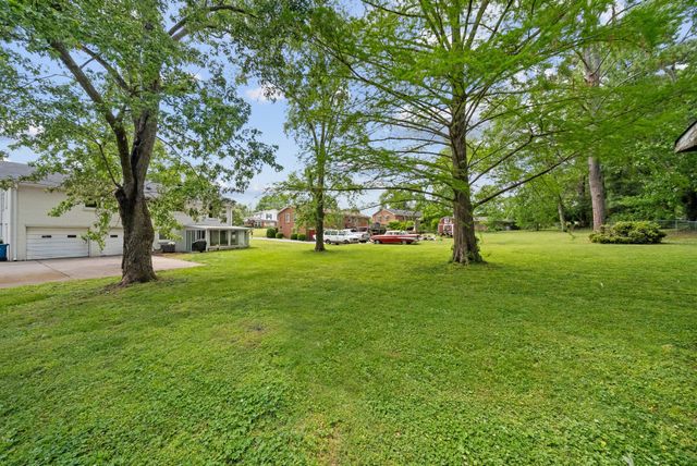 608 Harpeth Pkwy, E, Nashville, TN 37221