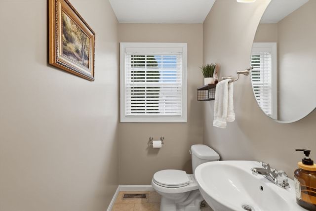 10 Merrimac Way H, Tyngsborough, MA 01879